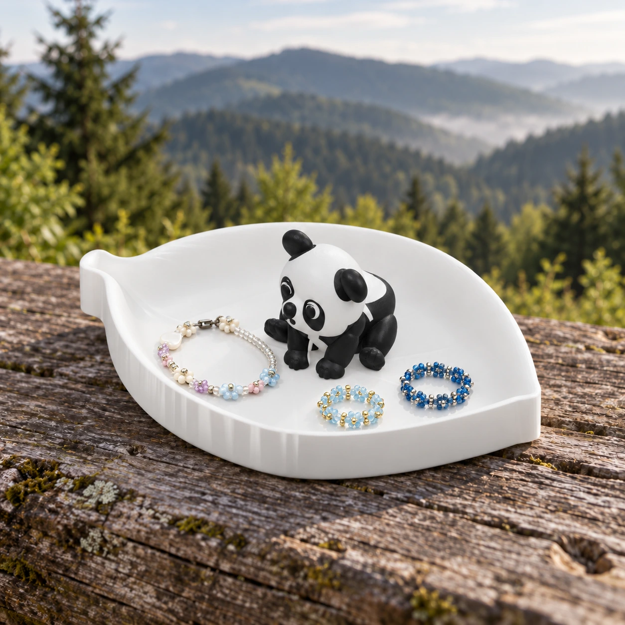 Panda v listu – miska s dětským náramkem Ledová princezna a prstýnky Aura a Pomněnka, vizualizace